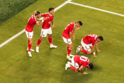 وسام يعادل بيليه وإعادة هيبة العرب.. 7 أرقام تاريخية بعد تعادل الأهلي مع بورتو